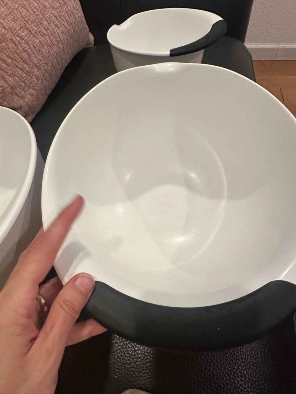 White Nesting Mixing Bowls with Black Grip Tabs - Picture 4 of 8